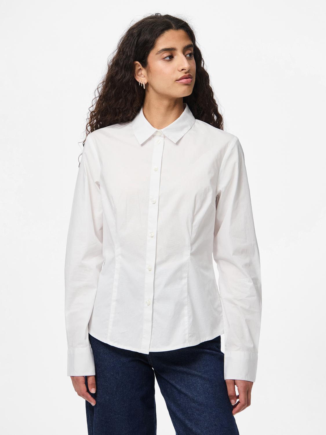 model_shot-front